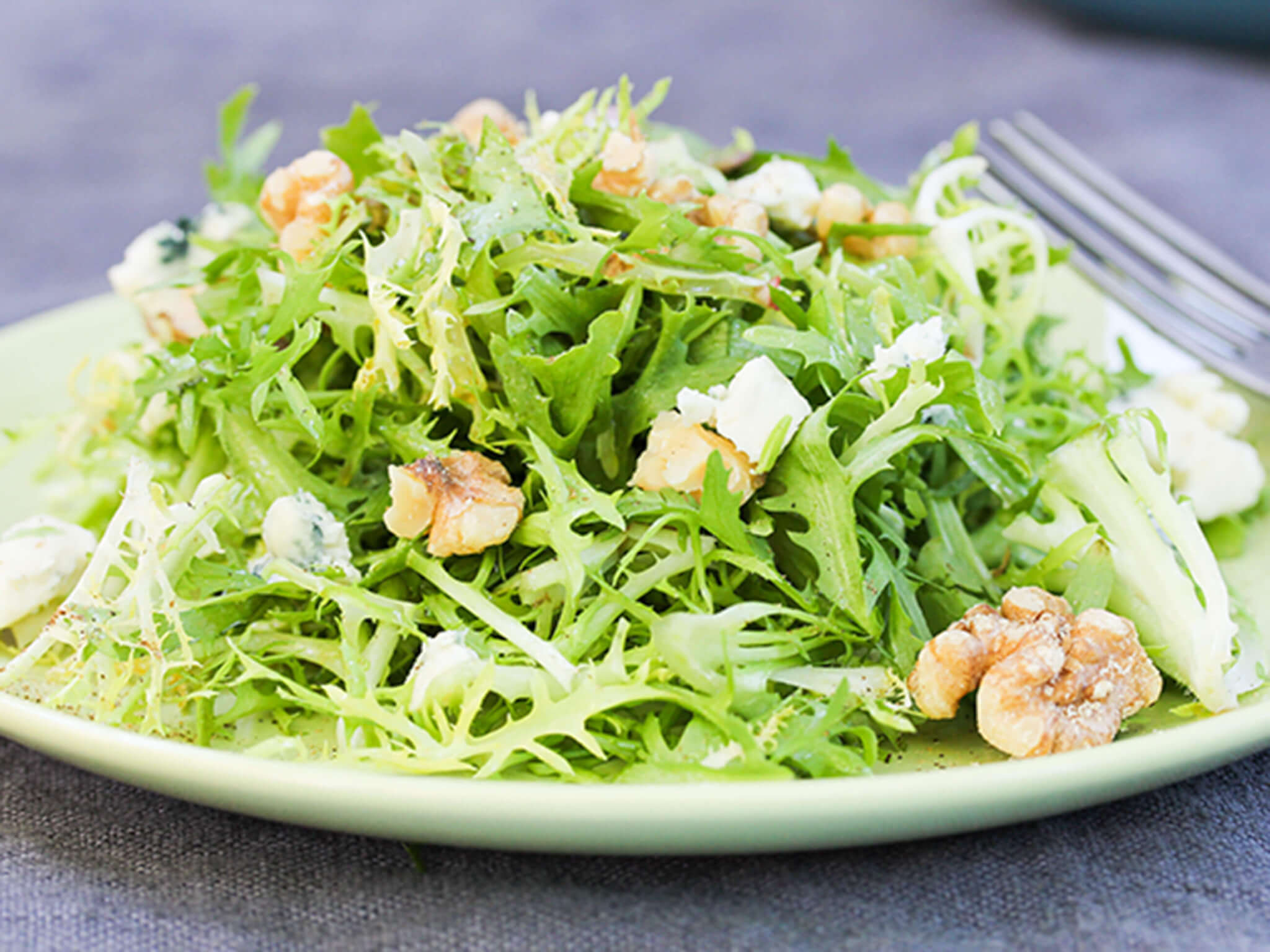 Frisee and Pear Salad with Blue Cheese and Walnuts | Bonterra Organic ...